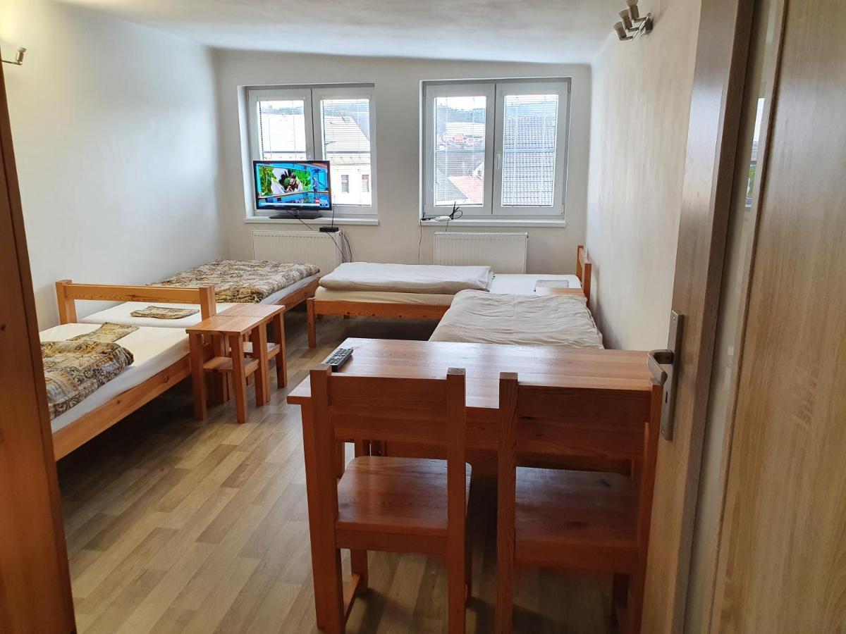 Apartman Plasy Esterno foto